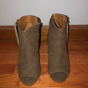 Open toed booties
